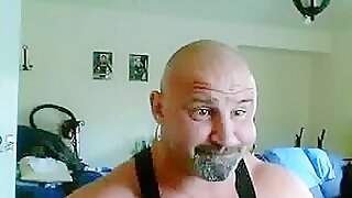 musclebear dancing