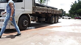 Caminhoneiro safado&excl;