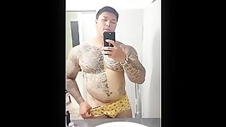 🔥Beefy muscle guy cumming💦 beefymuscle.com