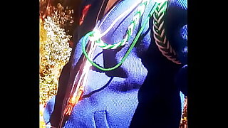 chico  con uniforme se masturba