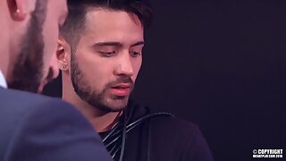 DILF (Antonio Miracle, Robbie Rojo)