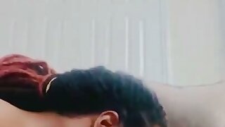 Anyone know the sucker's name? A masterclass in tongue action.