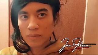 Jon Arteen pees in the toilet thinking of you &lpar;cute twink gay porn for pee fetishists&rpar;