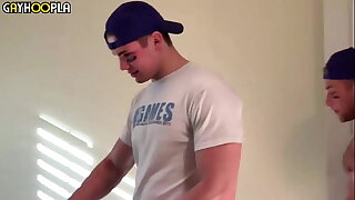 College baseball jocks hookup after practice&period;